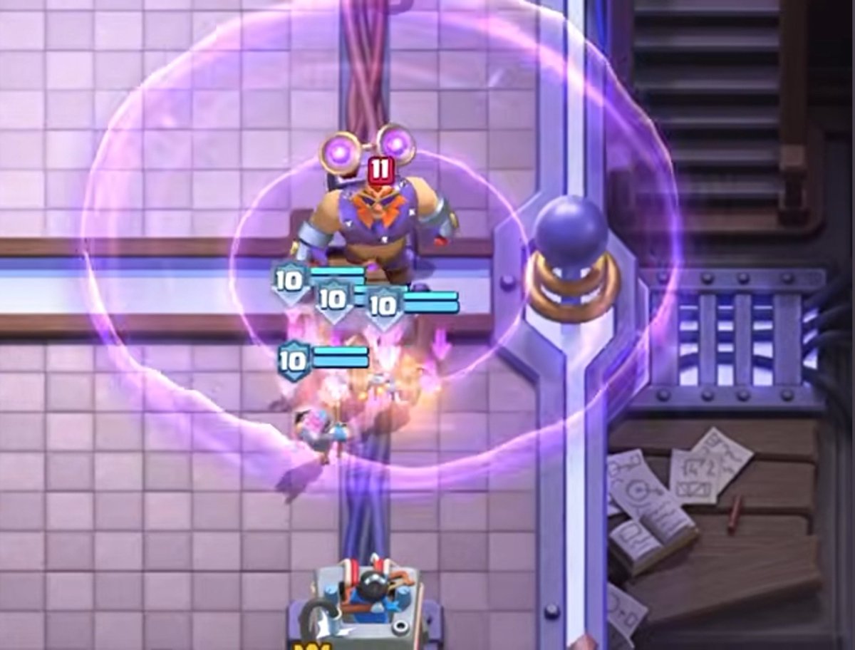 NateJfl's tweet photo. One of the biggest complaints in CR is how hard is it to max cards and now they add an evil chef tower ability to e giant LMAO 

De level is crazy, that range also looks insane

Tbh lets just buff it 💯 https://t.co/tLynXoLQZF
