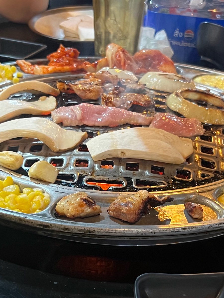 Zenxchains's tweet photo. อยากกินหมูย่างเกาเหลาต้มแซ่บ🍽️🐷🔥 https://t.co/CHzK0TCxYW