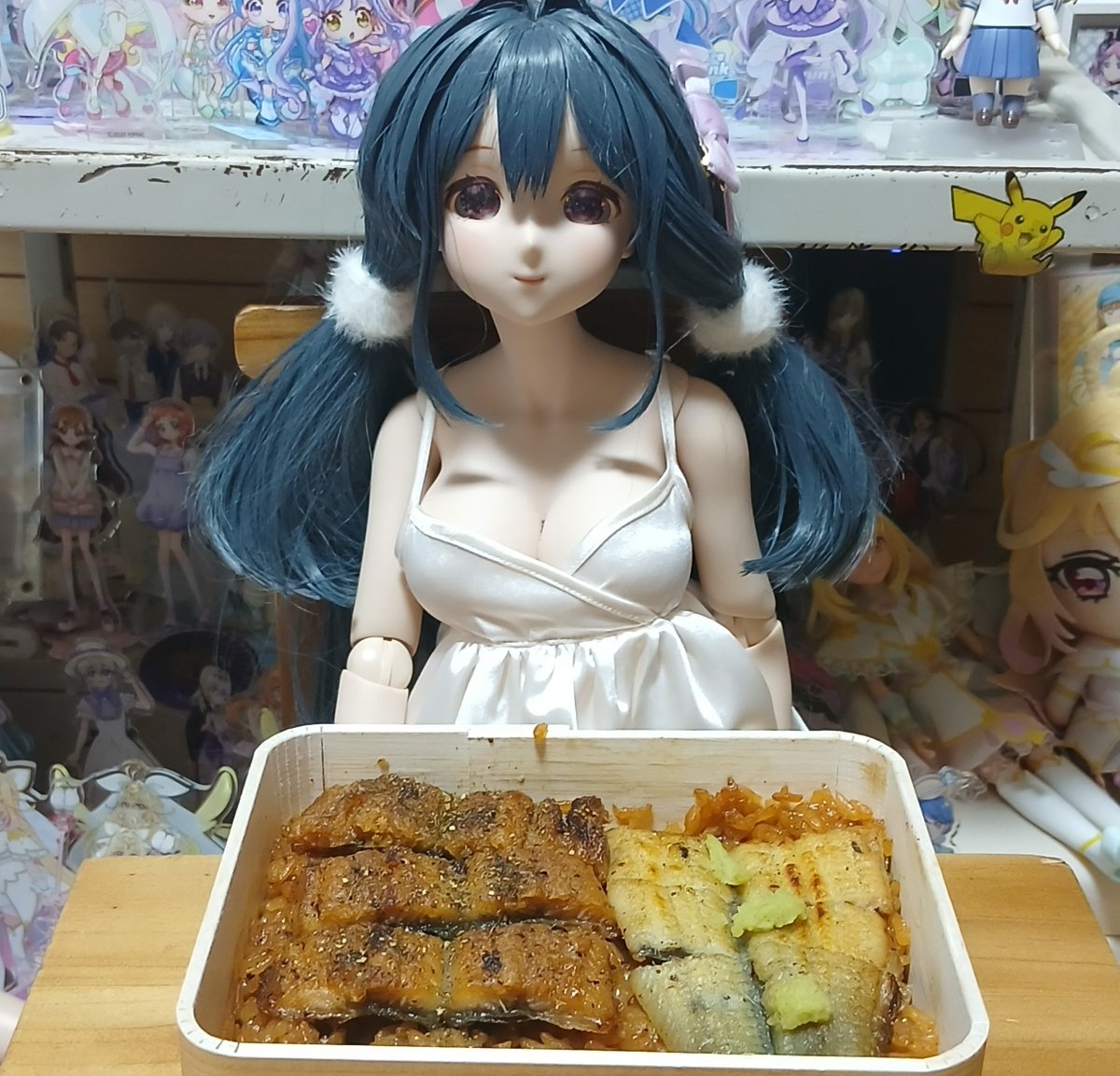 6STOR95cKWWitwD's tweet photo. #DDby 
#ドル活 
今日のつきなお姉ちゃんの晩御飯はうなぎ弁当 https://t.co/7gVW2i7Kom