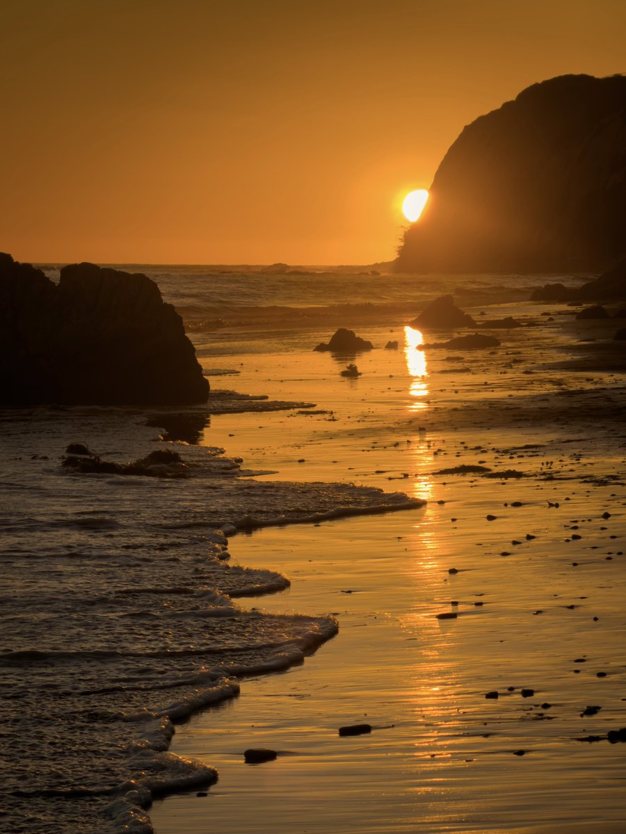 admired_art's tweet photo. Got a sunset or sunrise to share? https://t.co/e4wiiPCZfr