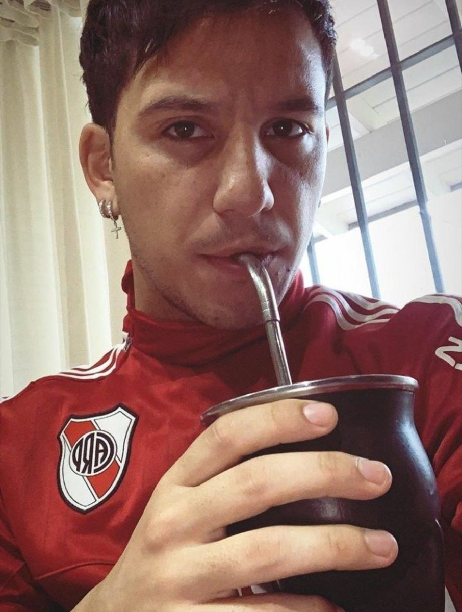 cutilovers's tweet photo. FELIZ DIA A MI Y A TODOS LOS RIVERPLATENSES DE LA CUNA 🤍❤️ https://t.co/8ISKBVaX9K