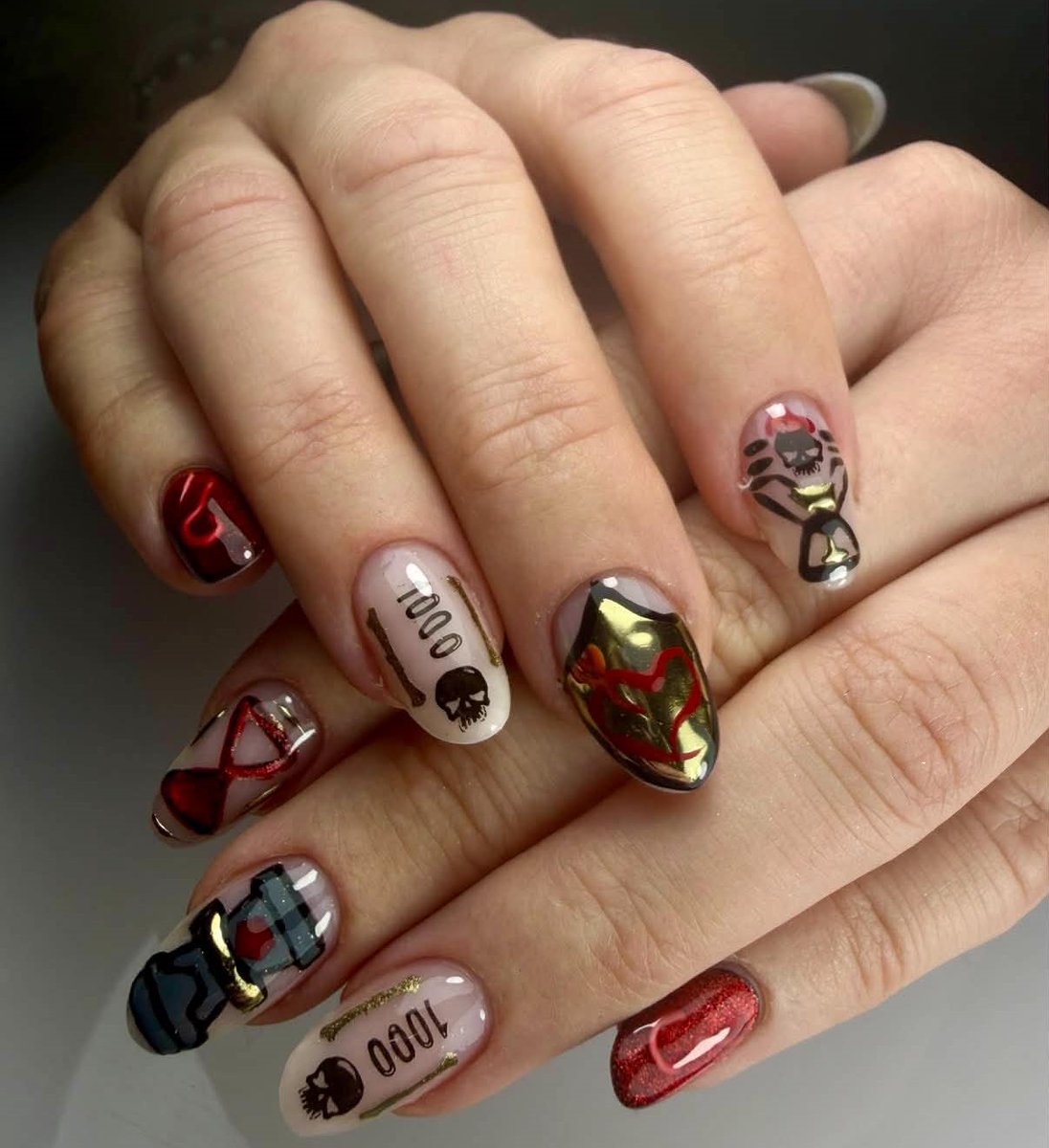 SaintePudding40's tweet photo. ✨🏴‍☠️The new nails are here🏴‍☠️✨

From the cup I drank to become a skeleton, to the hourglass on which I voted thousands of times ⏳🔥

Here is the Reaper Gold Curse manicure 💅💛💀

Ready to sail in style⚓️🍮

#SeaOfThieves #BeMorePirate @SeaOfThieves https://t.co/fH6WgukD10