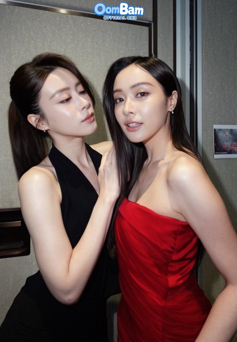 SmileySkiess's tweet photo. EXCUSE ME THEIR POSE IM 🫠

GALA PREMIERE WITH OOMBAM
#ธี่หยดสมิงเขาขวางxOomBam https://t.co/CaXlJNoN87
