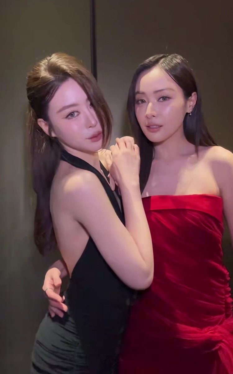 SmileySkiess's tweet photo. EXCUSE ME THEIR POSE IM 🫠

GALA PREMIERE WITH OOMBAM
#ธี่หยดสมิงเขาขวางxOomBam https://t.co/CaXlJNoN87