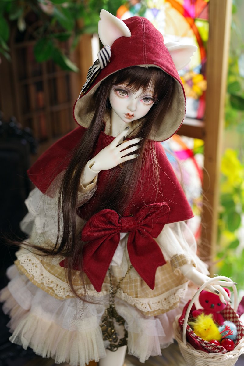 sio3doll's tweet photo. カラフルなお写真二枚
・Vampire Mimi Crow (🐱ネコミミミミちゃん)
・Mimi Crow Blue (🐰青兎ミミちゃん)
mimi系統のヘッドなんですが、全く違う感じな二人です😆
#peakswoods https://t.co/fBfKGJyeBO