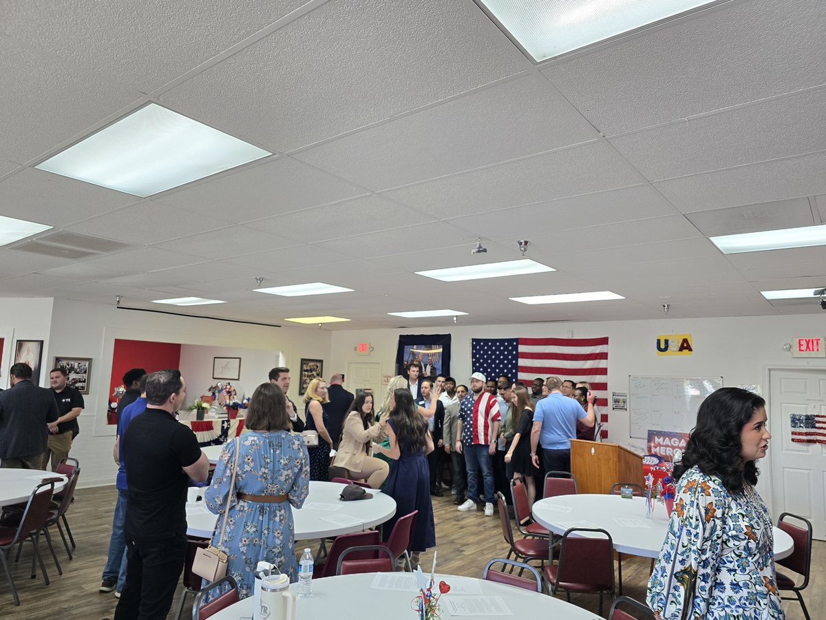 CSEdward77's tweet photo. It was a good weekend meeting with friends, door knocking and taking care of business!

Remember knocking doors matter!

Talk to one another!

We are all a part of the same unified conservative coalition!

Congratulations to the new Georgia Young Republican Officers!

God bless! https://t.co/y65tMzAyzm