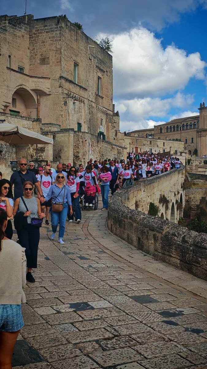 komenitalia's tweet photo. Un successo straordinario per la #RacefortheCure 2026 di #Matera!
6.000 partecipanti
Oltre 200 visite mediche e diagnosi precoci gratuite
Circa 600 prestazioni sanitarie offerte al Villaggio della Salute

Vai su: https://t.co/RcVMQpbNDo https://t.co/Z4xfnTHedL