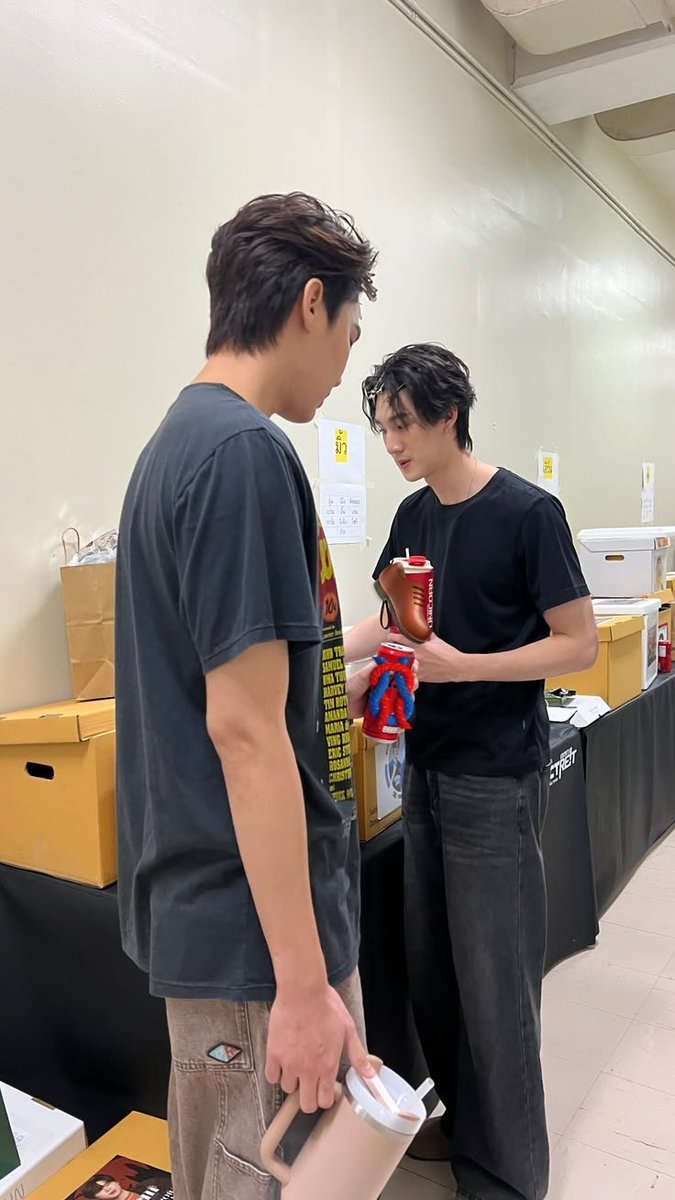Dewteecore's tweet photo. acare : he is that tall. he’s only the little one when he’s with one particular person

The particular person acare is talking Abt https://t.co/8iersg3VHC