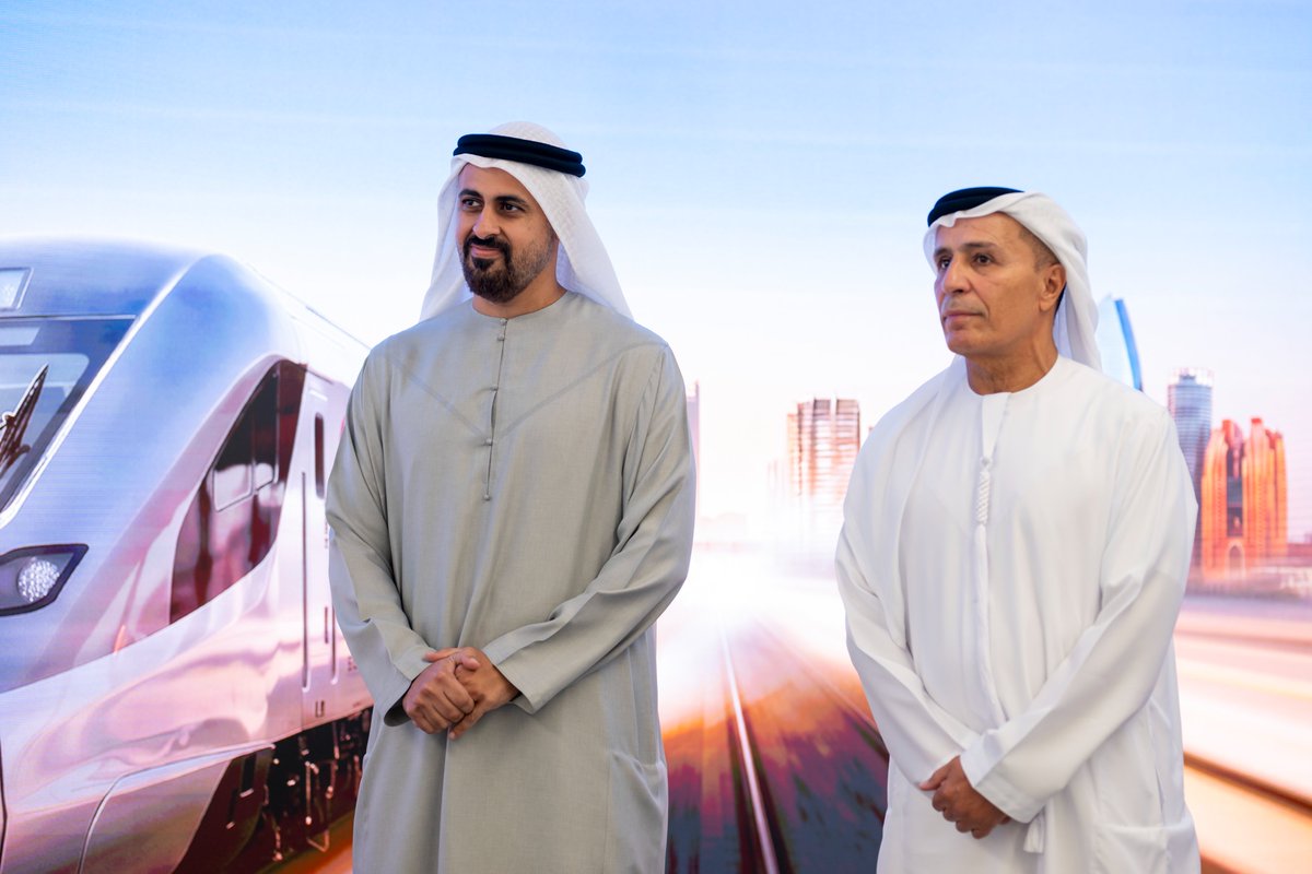 DXBMediaOffice's tweet photo. ذياب بن محمد بن زايد: خلال أقل من خمس سنوات، انتقل مشروع قطار الركاب من الإعلان إلى شبكة وطنية متكاملة، تربط المجتمعات ومراكز الأعمال، وتوسّع الوصول إلى الفرص، وتدعم التنمية الاقتصادية والاجتماعية على امتداد الدولة. https://t.co/u57WXjAUSa