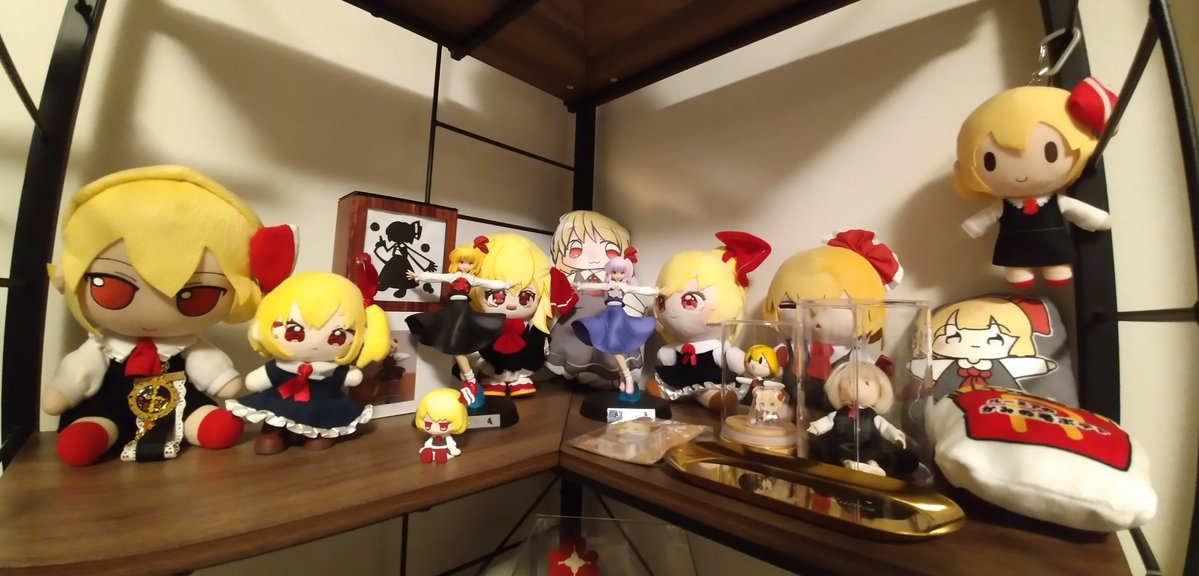 Fe041122's tweet photo. 少し整理したら、色んなルーミア🎀ちゃん出てきたよ☺️
アクスタは多すぎるから置いてないよ。 https://t.co/WEaDAi7X4H