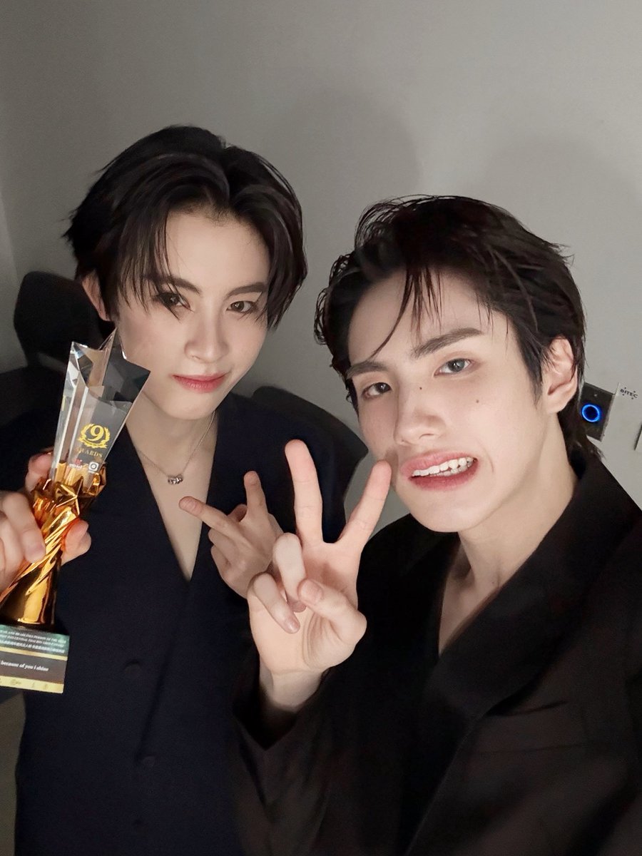 heymymeoww's tweet photo. ฝืนถ่ายรูปคู่ทุกวันสำคัญเลยนะ อึดอัดมั้ย���ูก😭😭😭😭😭😭 https://t.co/1dUbNZynYk