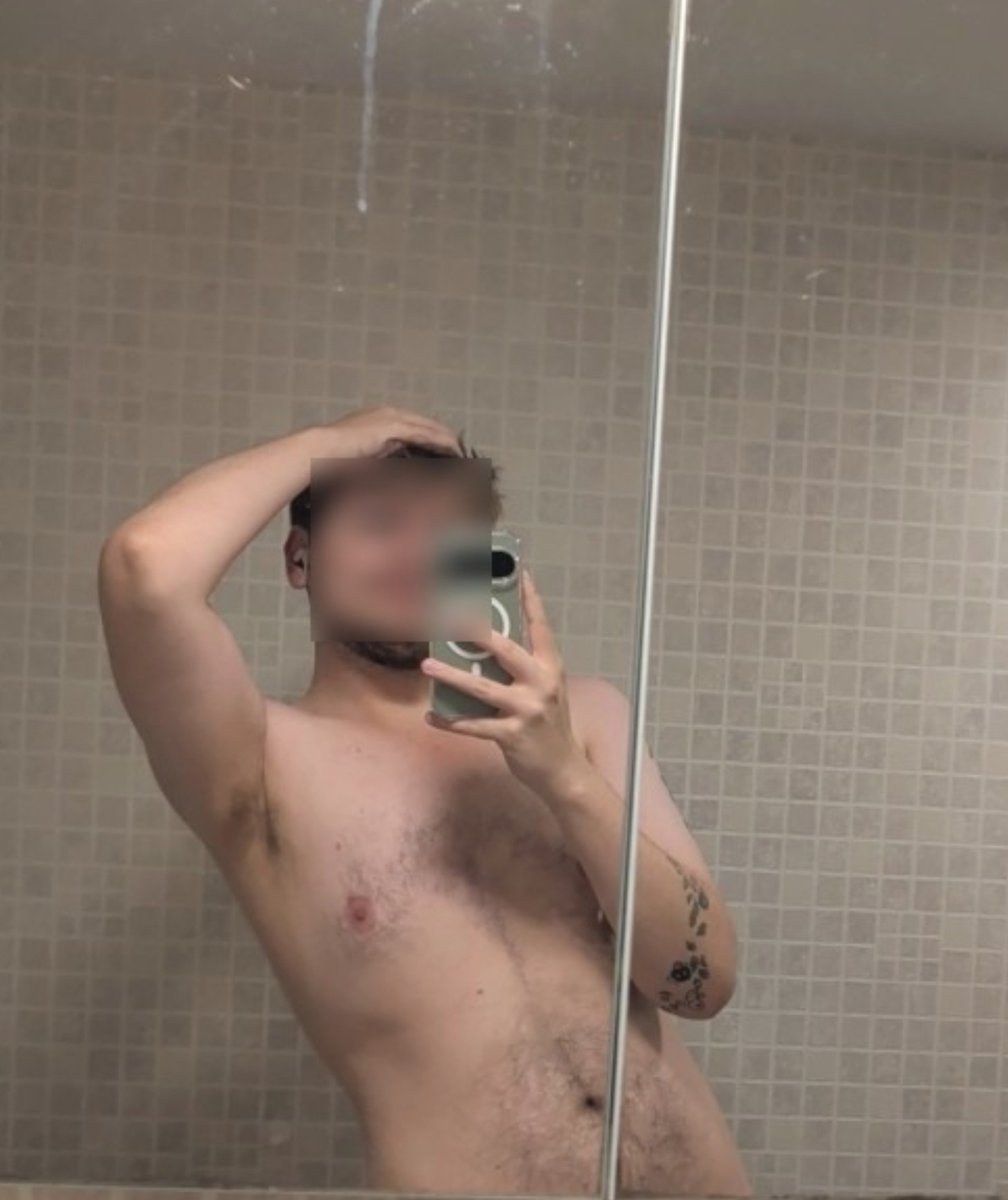 STheCub_'s tweet photo. Blasting American Boy through my last reps today got me through the gym 😭 https://t.co/aN936WhJiF