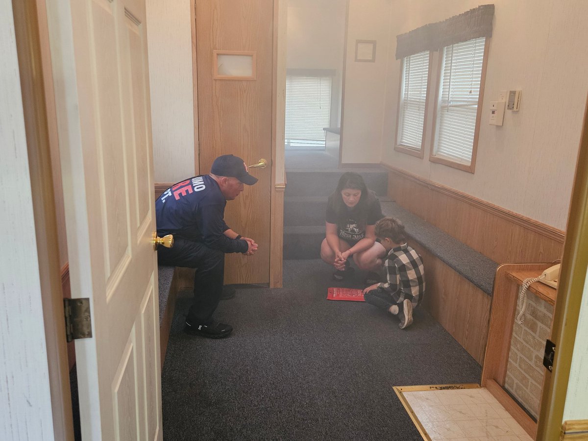 HealthHoco's tweet photo. #CrisisReady's 5:30PM event on the 24th was a hit! Congrats to our prize winners, Beth &amp; Sarah. Sarah also took her son through the Smokehouse so he would know what to expect during a fire.

Thank you to everyone who came out to learn to #BePrepared &amp; more resilient. https://t.co/5UpNKZ8Bvq
