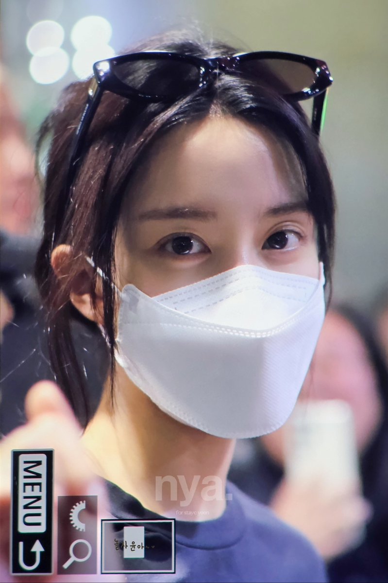 Nolzayoonah's tweet photo. 260928 입국🖤

#STAYC #스테이씨 #윤 #yoon https://t.co/X4nckShvX4