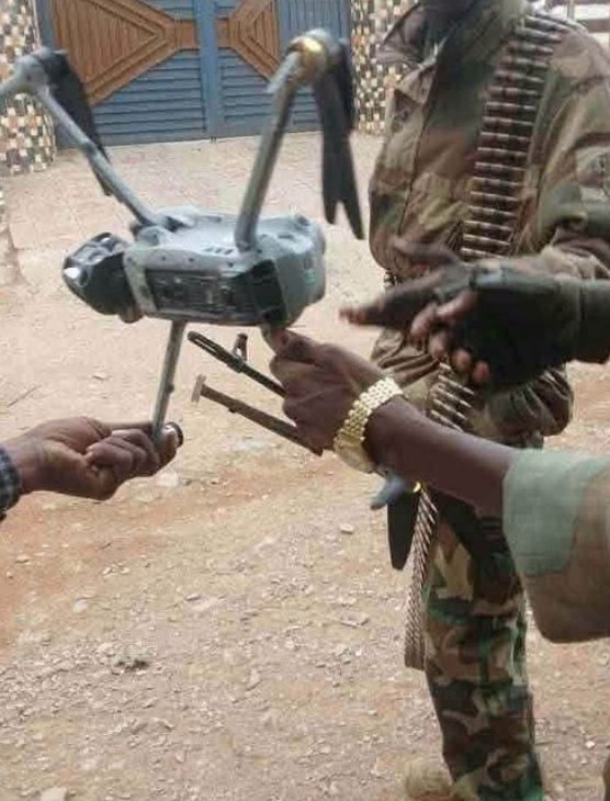 elonmaskoff's tweet photo. @PrinceInacoup_ Ni kumoto Al shabab wameanza kutumia drones https://t.co/wIMuNiGgrH