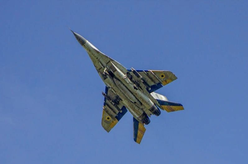Corso_Handler's tweet photo. @Mio1959v1 @JMLC78 @olex_scherba Stop lying. It can be operated in a tactical bomber role. Ukraine is using MiG-29s as bombers even today.  

Not a single evidence? Are you incomplete? All the previous photos from 2014 clearly show iron bombs and S-8 unguided rockets under the wings of the MiG-29s. https://t.co/B0Wg3S7WLC