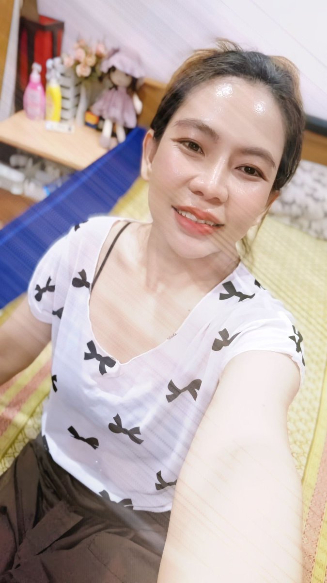 MAZDArius's tweet photo. รุ่นนี้ไม่แข่งกับใครแล้ว 🥹
ใจก็สั่น 💓
เข่าก็เสื่อม 🦵
ไขมันก็สูง 🧈
เบาหวานก็ปริ่ม 🍰

ทุกวันนี้แข่งอย่างเดียว...
แข่งกับน้ำหนักตัวเอง 😭📈 https://t.co/YFMmP4RGDA