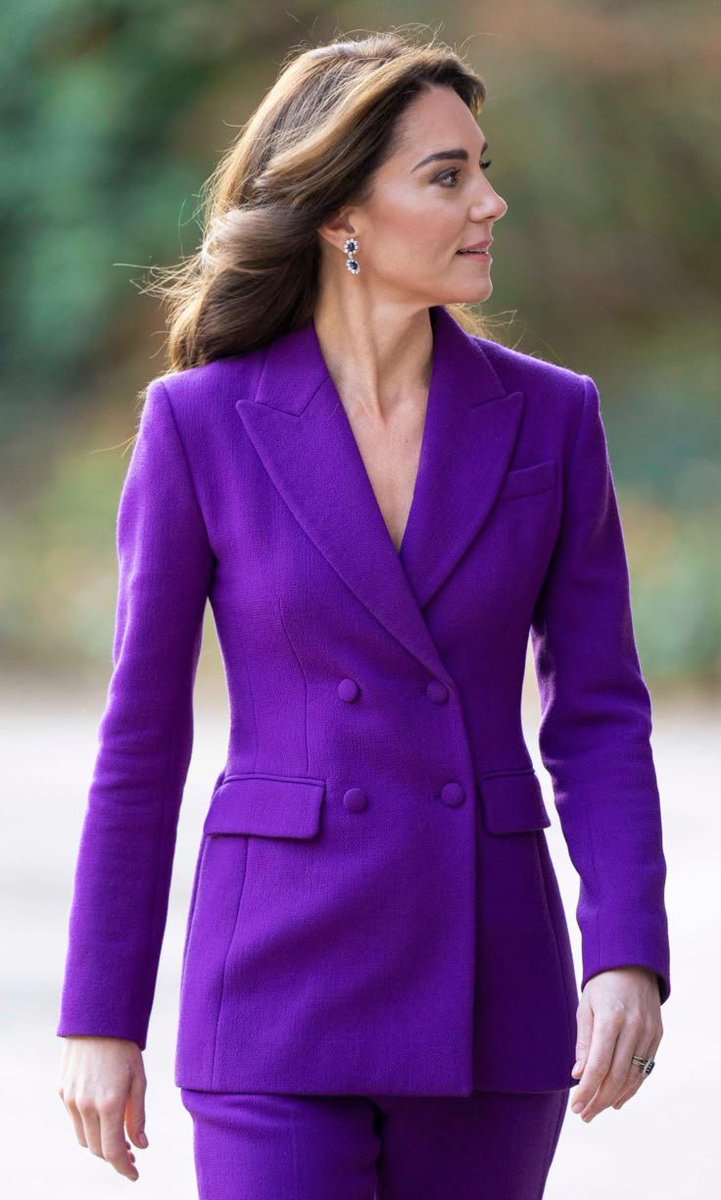 princessCahfc's tweet photo. “Elegance, confidence, and a little touch of purple magic. From the princess 👑💜✨” https://t.co/Rai0qCcIHh