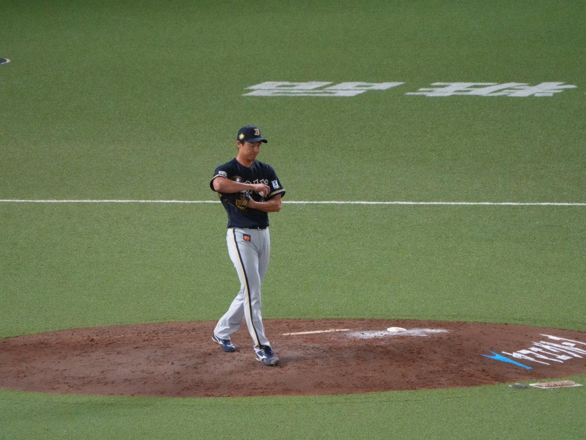 tkcs61's tweet photo. そういえば今さら気づいたけど、中村晃の引退で王監督時代にプレーしてた選手がホークスからいなくなったんだな…
NPBでも岩嵜翔くらい？岩嵜の場合はルーキーイヤーに一試合だけ先発してるから、本当に王監督の指揮のもとでプレーした選手なのか
あとムネさんもBCリーグでプレーしてたね
#sbhawks https://t.co/RiW966BnW8