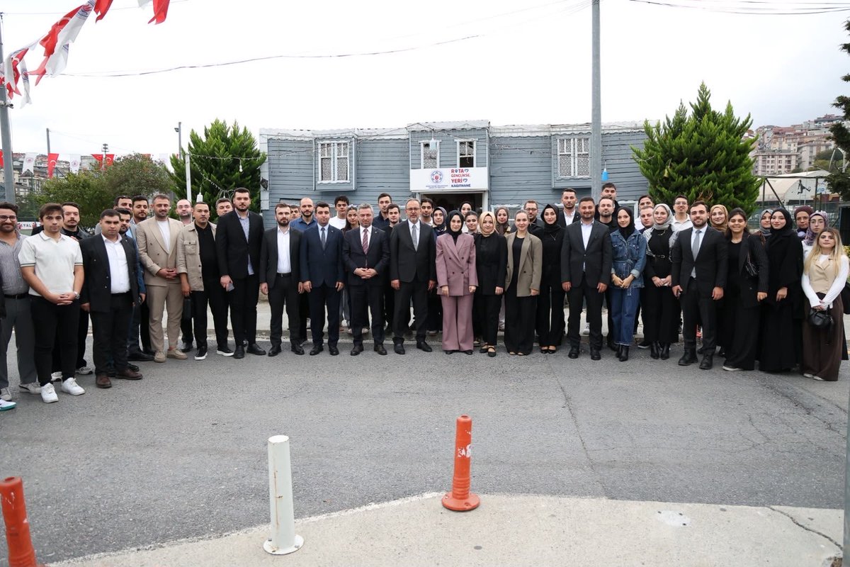 MevlutOztekin's tweet photo. Türkiye Yüzyılı Buluşmaları kapsamında önceki dönem Gençlik ve Spor Bakanımız Mehmet Muharrem Kasapoğlu ile birlikte Kâğıthane Meydanımız ve Genç Vadi’ye ziyarette bulunduk.

Hemşehrilerimiz ve gençlerimiz ile bir araya gelerek, sohbetlerini paylaştık.

Güler yüzleri için teşekkür ediyorum.
#HerMahallesiyleTürkiyeYüzyılı