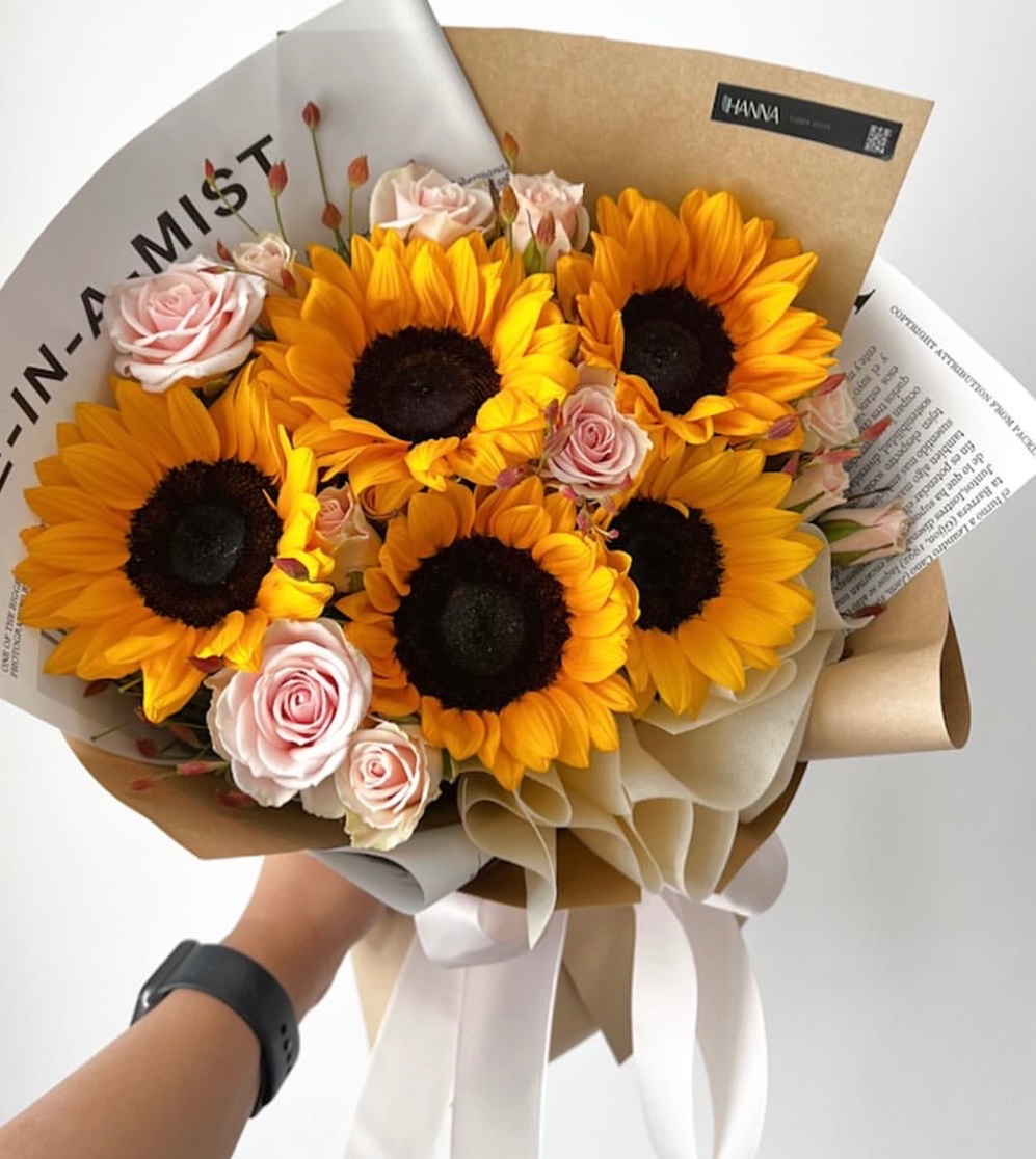 sunflowerchives's tweet photo. A little beauty for your scroll. https://t.co/SK0S6C812O