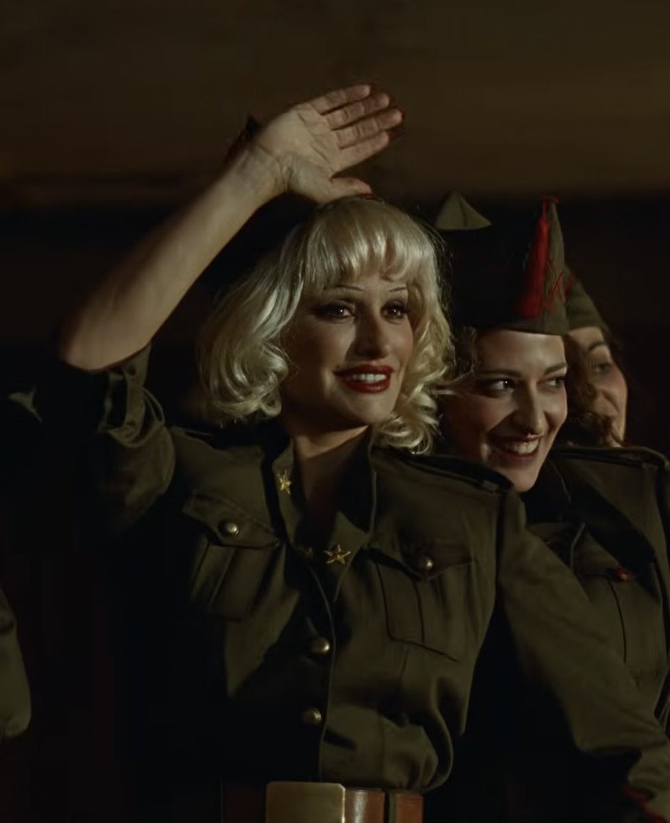 FilmUpdates's tweet photo. Penélope Cruz in ‘LA BOLA NEGRA.’ https://t.co/keApMweWMw