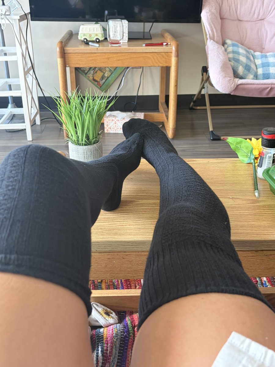 TheArchie55's tweet photo. Black thigh highs in honor of the cool weather #thighhighs #thighhighsocks #longsocks #sockfetish https://t.co/LlXAqRvJrf