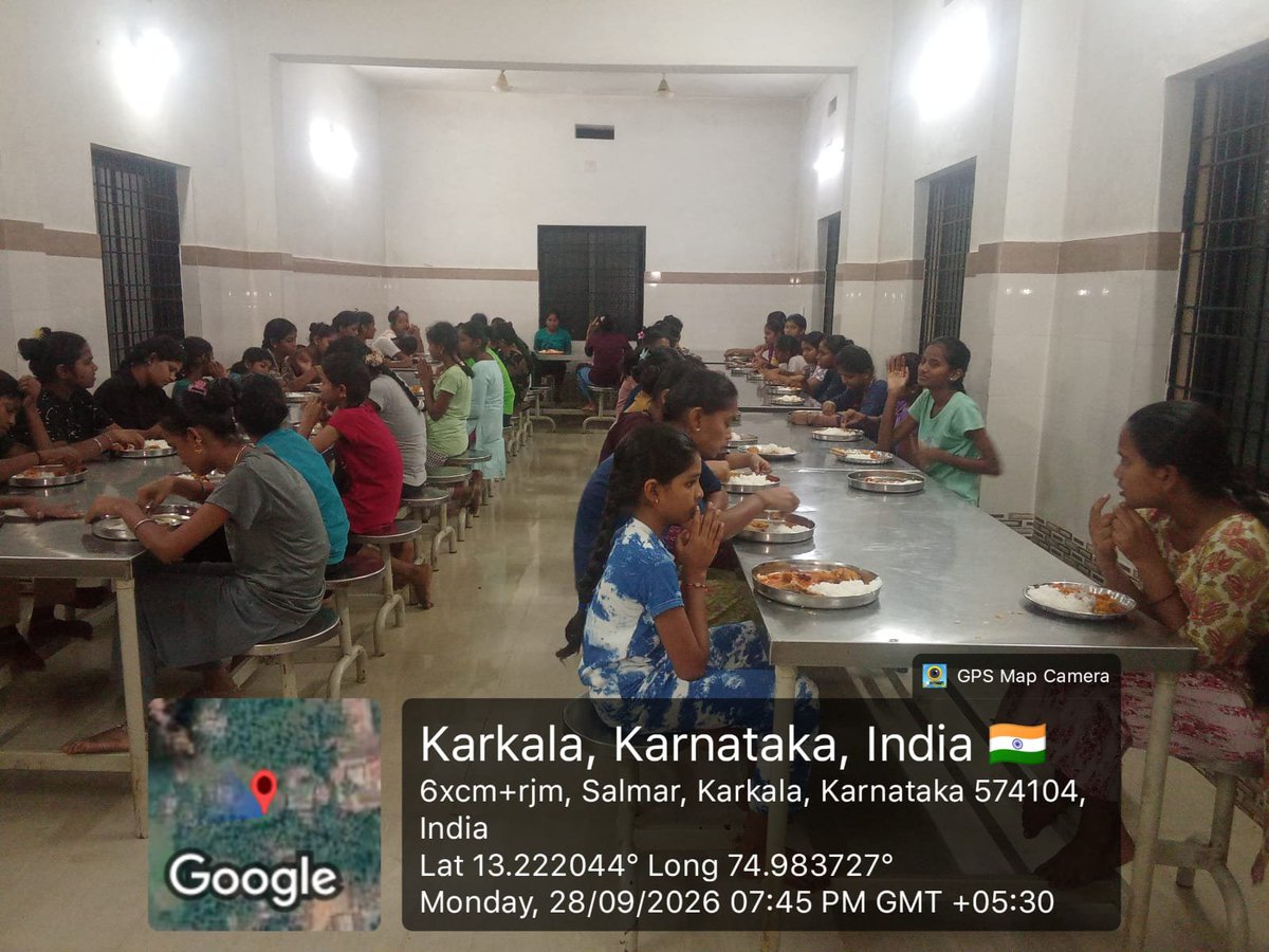 premetricglhst's tweet photo. #SocialAudit_SWDmeals #Socialwelfare_karnataka 28/9/26 premetric girls hostel karkala dinner https://t.co/B3gCFezAGP