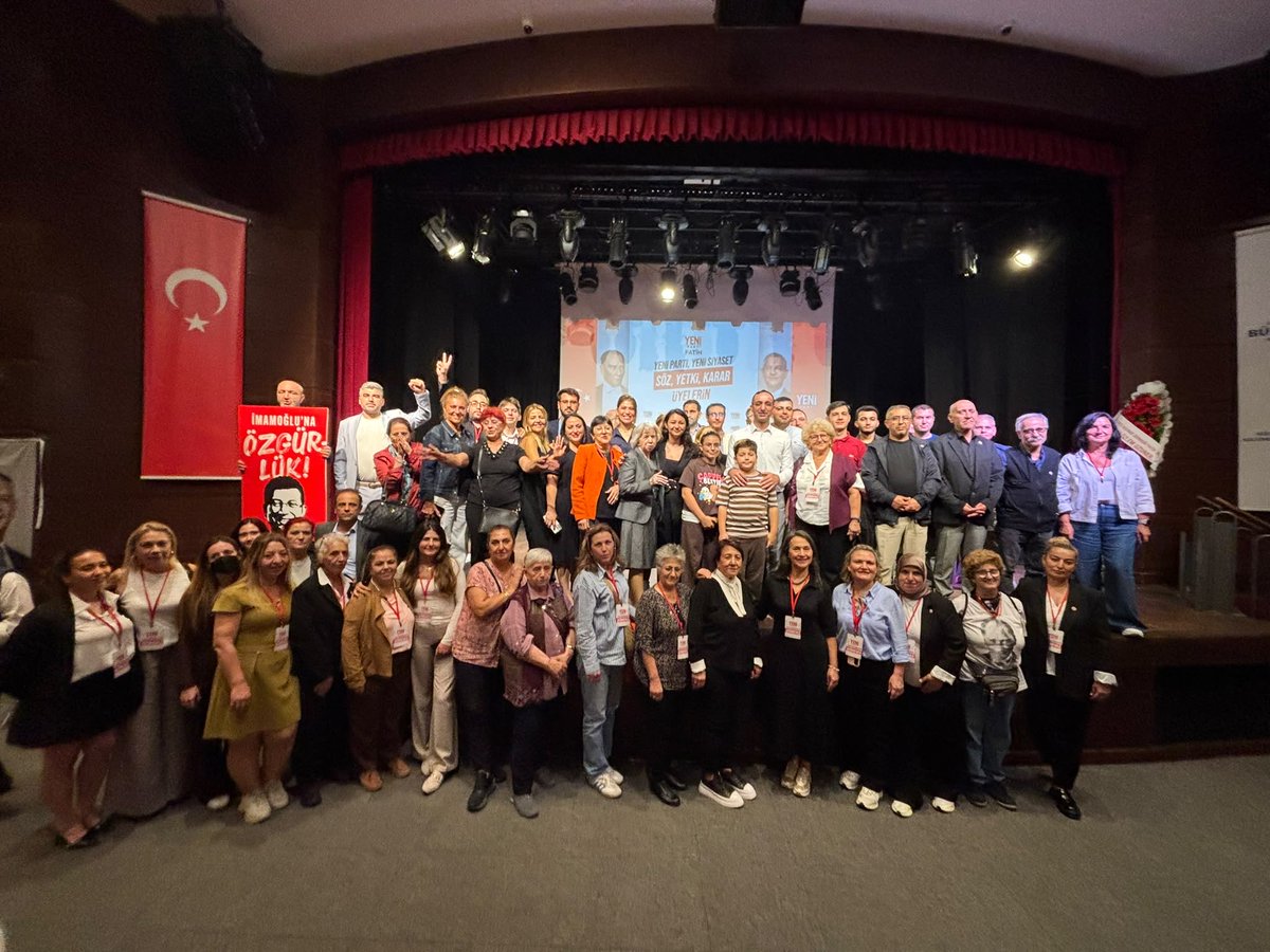 yenipartifatih's tweet photo. YENİ bir yolda, Fatih için yan yana!

YENİ Parti Fatih 1. Olağan Kongremizi  İl Başkanımız Özgür Çelik, değerli örgütümüz ve kıymetli Fatihlilerin katılımıyla gerçekleştirdik.

YENİ Partimizin bayrağını taşıyacağımız bu dönemde üyelerimizin takdiriyle ilçe başkanı seçilmiş olmanın gururunu yaşıyorum.

Tüm yol arkadaşlarıma teşekkür ederim. Şimdi hız kaybetmeden çalışmanın, yarınımızı kurtarmanın vaktidir.

Yürüyelim arkadaşlar!