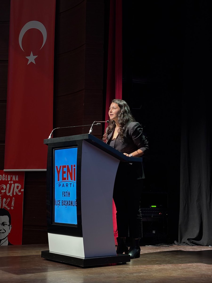 yenipartifatih's tweet photo. YENİ bir yolda, Fatih için yan yana!

YENİ Parti Fatih 1. Olağan Kongremizi  İl Başkanımız Özgür Çelik, değerli örgütümüz ve kıymetli Fatihlilerin katılımıyla gerçekleştirdik.

YENİ Partimizin bayrağını taşıyacağımız bu dönemde üyelerimizin takdiriyle ilçe başkanı seçilmiş olmanın gururunu yaşıyorum.

Tüm yol arkadaşlarıma teşekkür ederim. Şimdi hız kaybetmeden çalışmanın, yarınımızı kurtarmanın vaktidir.

Yürüyelim arkadaşlar!