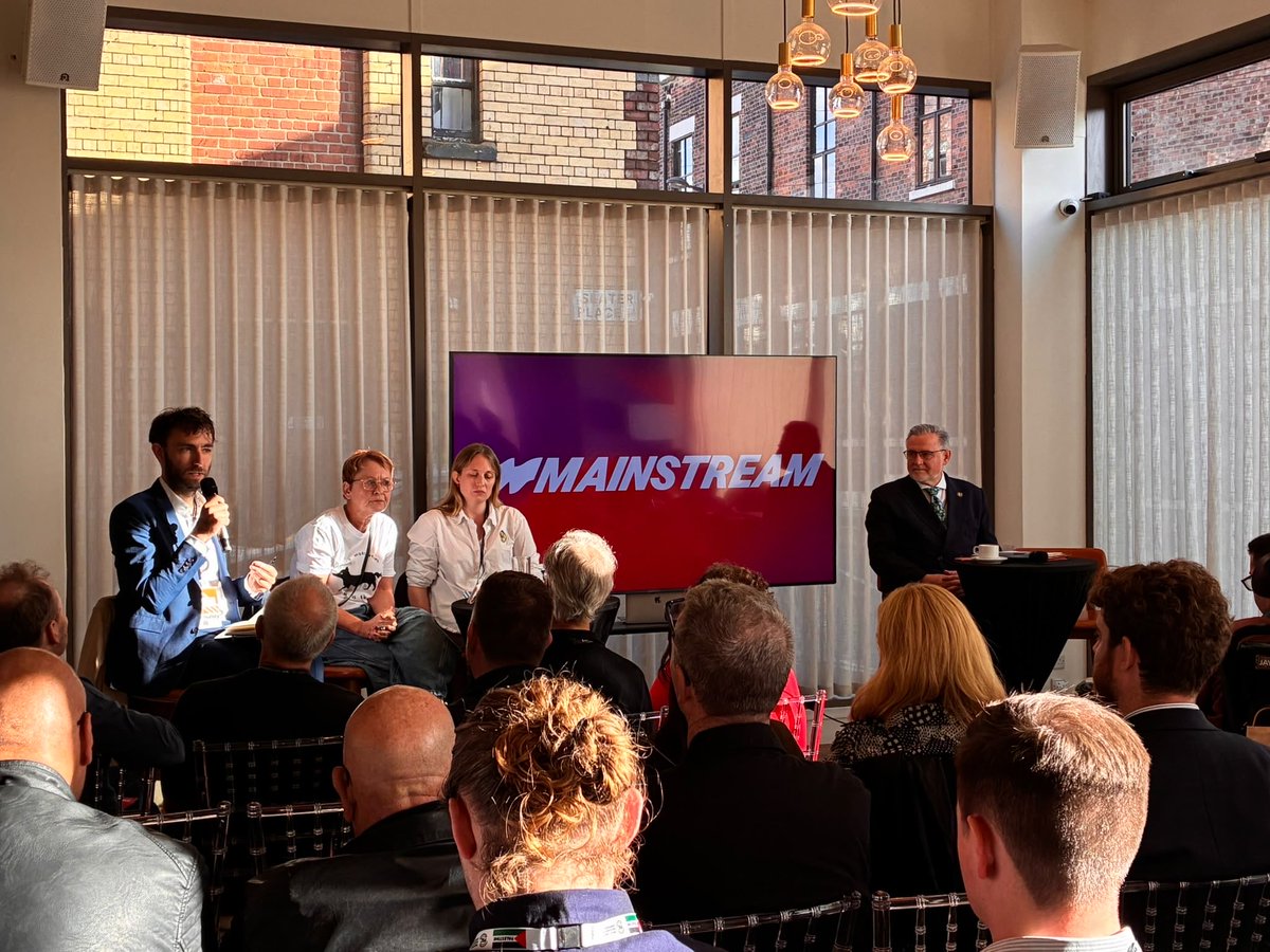 mainstreamlbr tweet picture