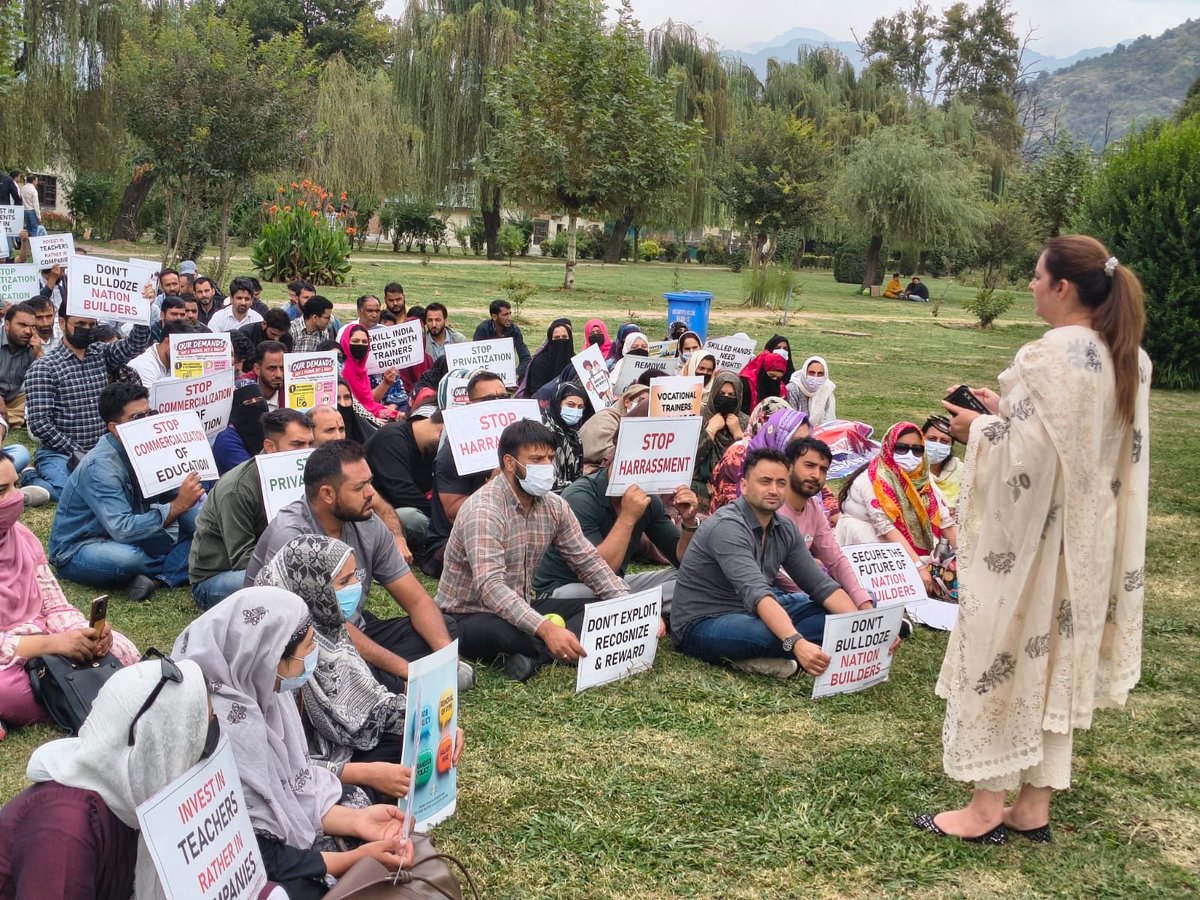 SheikhSaba14's tweet photo. Today, I joined the peaceful protest with vocational trainers to stand with them in their long-pending demands. A memorandum was submitted to the government in 2024, yet their genuine concerns remain unresolved.

I urge @CM_JnK reconsider their demands, initiate meaningful dialogue and ensure a fair and time-bound resolution. These trainers deserve justice, dignity and clarity regarding their future @JKVTWA