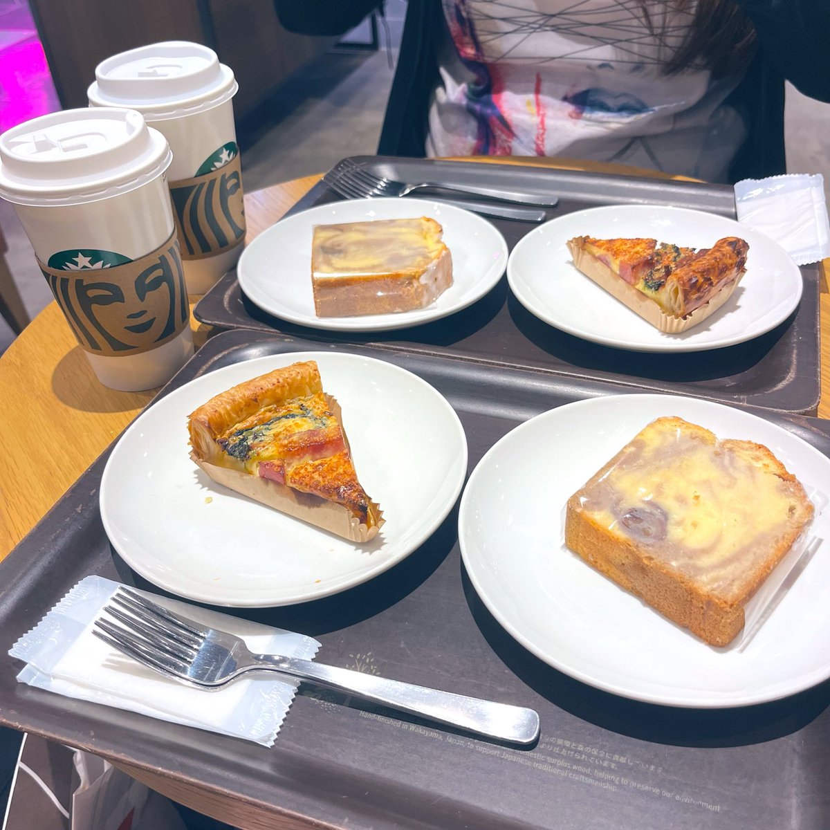 Poohgraffitti's tweet photo. 一昨日、学友の看護師さんと近況報告会🍴
来る途中で体調が悪くなったそうで、顔面蒼白で冷や汗をかいている友達を見て焦りました💦ご飯を食べてお喋りしていたら、少しずつ元気になって良かったです🥺
お互いにやる気スイッチを入れ直して、それぞれの目標に向かって頑張ろうと励まし合ってきました💪 https://t.co/yf58G6EI6e