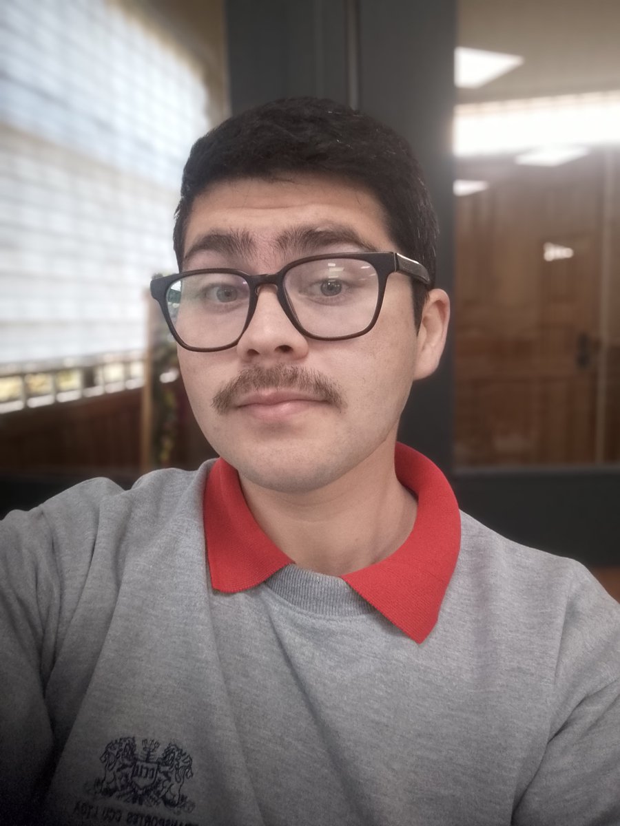 PabloEstebanMi2's tweet photo. Modo solo #bigote al menos hasta fin de mes #LunesdeLentes #selfie #ojos https://t.co/ZxN6mT4h0P