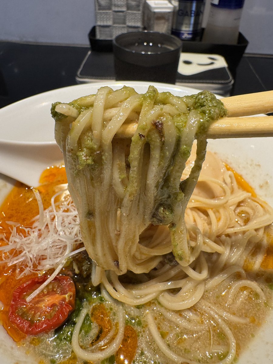 GshockOmega's tweet photo. Fishmen@北本市中丸
限定 担々麺、味玉(クーポンで無料)
牡蠣の和え玉
マスカルポーネとめんたいこの和え玉
一杯目
担々麺は辛さ痺れ調整🉑なのでどちらもMAXにして貰いましたが全然耐えられるレベルで程よい感じでした😊
濃厚な担々麺でメチャ旨でした😆💯
続く↓
#Fishmen https://t.co/BSJbeNLSb2
