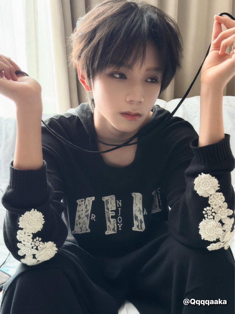 Kalmua26's tweet photo. 恭喜恭喜我终于在九月底见到六月份的王橹杰了谢谢谢谢 https://t.co/ZAgTnJaQOQ