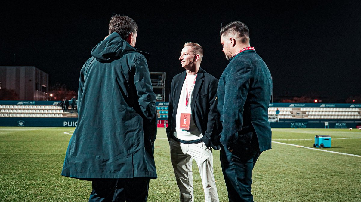 ATBxtra's tweet photo. ℹ️ Informa @PedroBonet_2:

🆕 Suport màxim de l’@atleticbalears a Óscar Troya, independentment del que passi als partits 🆚 @udpoblense i @RCD_Mallorca ‘B’.

🫡 Al club estan convençuts que la situació esportiva es pot revertir a les properes jornades. https://t.co/KalGl6kVez