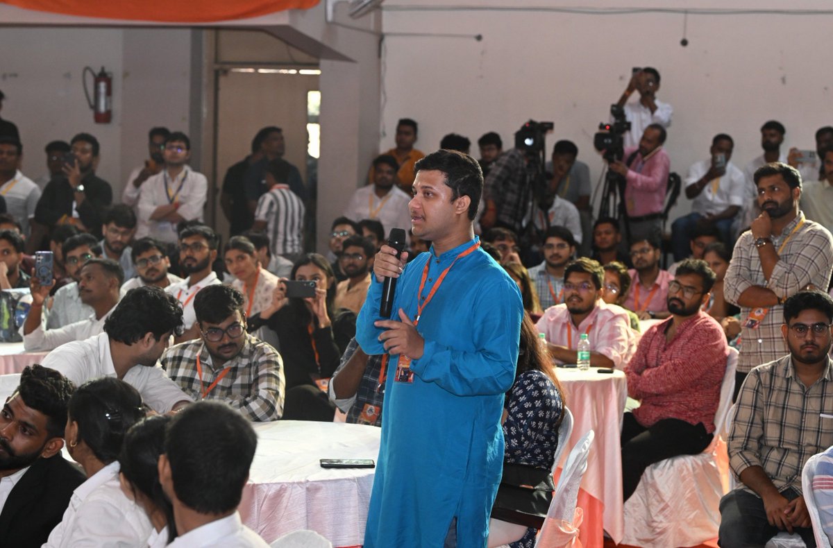 NitinNabin's tweet photo. A vibrant Yuva Samvad in Kolkata!
 
Engaging with the young minds of West Bengal was an enriching experience. Their ideas and aspirations reflect the confidence of a generation ready to shape India’s journey towards a Viksit Bharat.

কলকাতায় যুবশক্তির সঙ্গে প্রাণবন্ত আলাপচারিতা!

পশ্চিমবঙ্গের তরুণ প্রজন্মের সঙ্গে মতবিনিময়ের অভিজ্ঞতা ছিল অত্যন্ত সমৃদ্ধ। তাঁদের ভাবনা ও আকাঙ্ক্ষায় ফুটে উঠেছে এমন এক প্রজন্মের আত্মবিশ্বাস, যারা ‘বিকশিত ভারত’-এর যাত্রাকে এগিয়ে নিয়ে যাওয়ার জন্য প্রস্তুত।

@BJP4Bengal