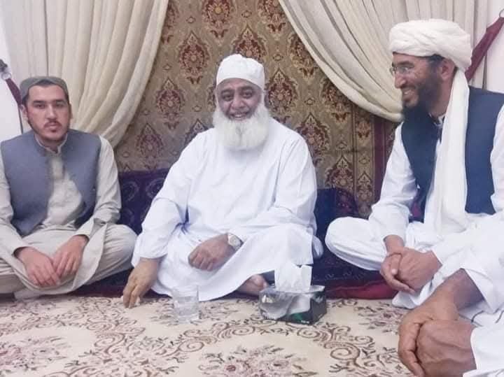 MShoaibJUI_'s tweet photo. قائد جمعیت مولانا فضل الرحمن صاحب 
جانشین شہید اسلام مفتی محمد قاسم صاحب 
فرزند شہید اسلام محمد ادریس 
قائد محترم کے رہشگاہ پر 

#یوم_شہادت_مولانامحمدحنیف https://t.co/b3bgxlusMp