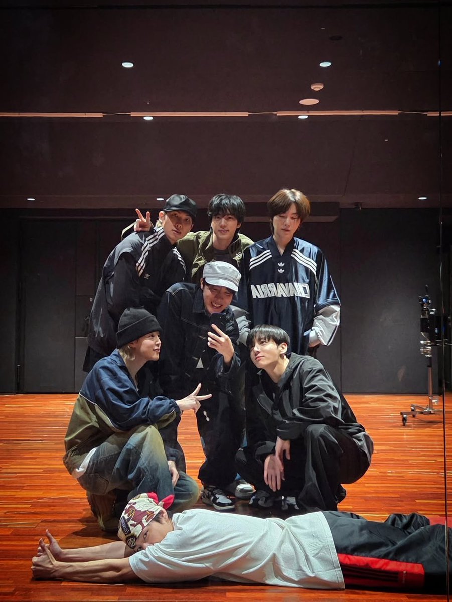 yoonglsssss's tweet photo. VOTE FOR BTS

600 replies 
400 retweets 

I vote for #ARIASBTS at the 2026 ARIA Music Awards. https://t.co/0Mrl0Tybmm