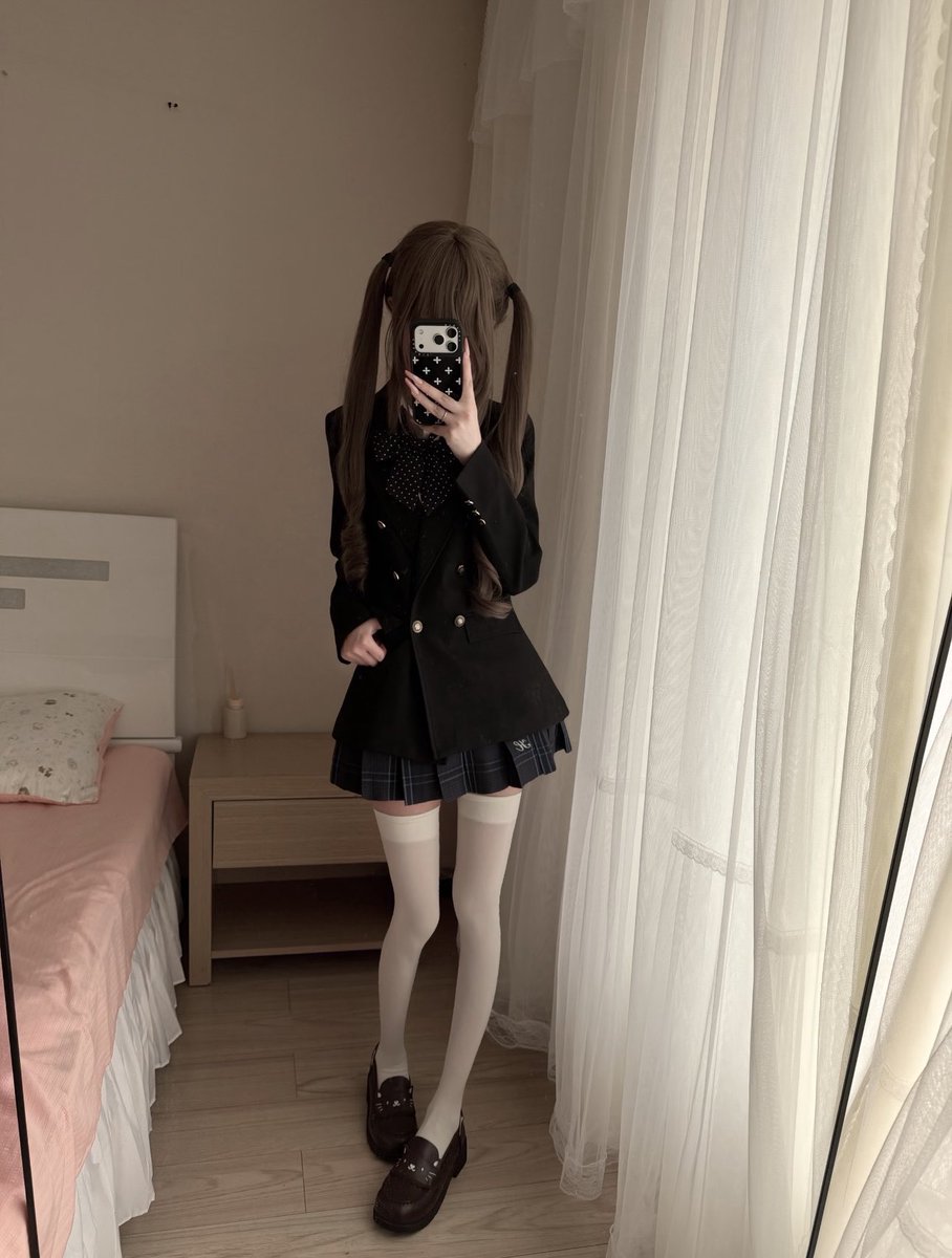 katherine47nu1's tweet photo. 有人想锐评一下女高的福嘛 🥹   

粉粉嫩嫩

不要🚪赶紧看，我要删了… https://t.co/3sf8ZlHzTC