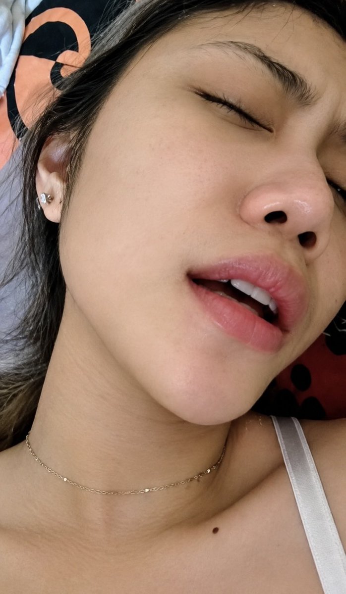 klewnik's tweet photo. Host Jawa Cantiq Ngentd Tengah Malem Kok Enaq Katanya Full Percakapan

https://t.co/gxN59oNg6F https://t.co/Ib430nzSan