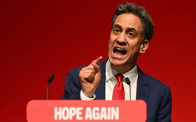 RachelD1892's tweet photo. "We call out ethnic cleansing by the settler terrorists in the West Bank."
Terrible rhetoric from Ed Miliband, playing to Labour's sectarian voter base.
These are dark days for British politics, at home and abroad. https://t.co/77ruw9h5Bi