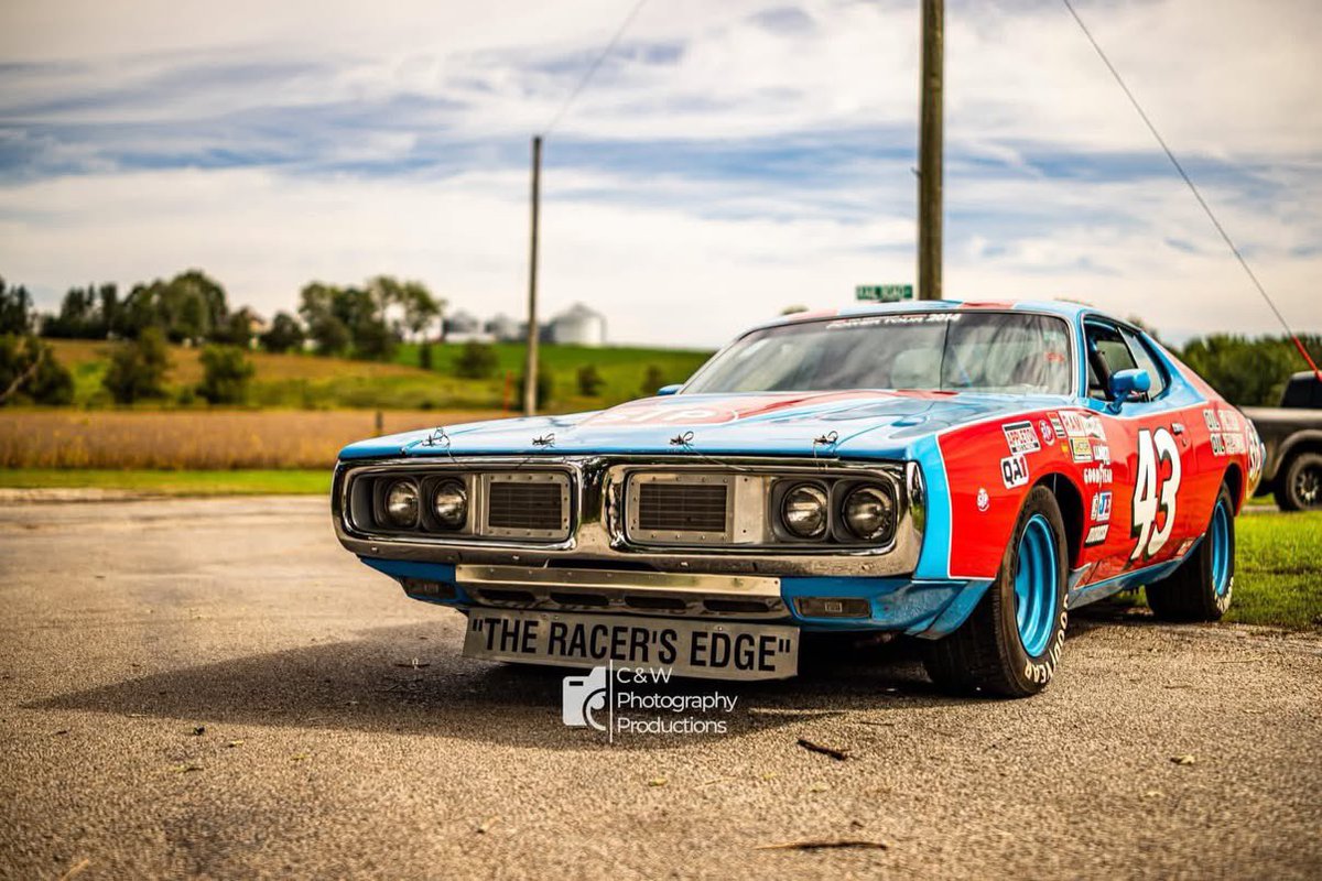 5gLee2's tweet photo. #MoparMonday https://t.co/onHtgNOItl