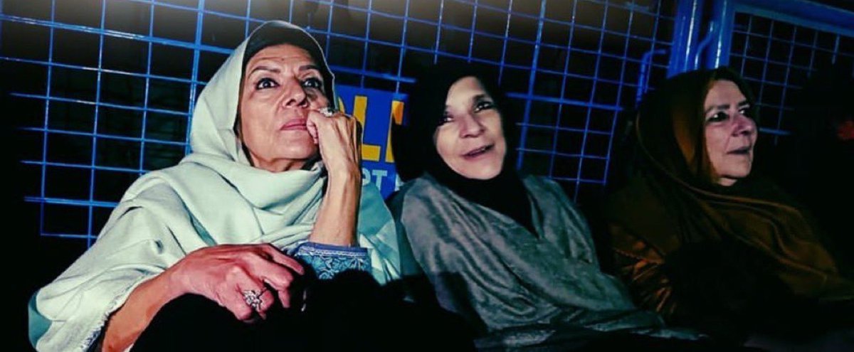 NK_pti's tweet photo. سیاسی اختلاف رائے رکھنے والی خواتین کو نشانہ بنانا جمہوری اقدار اور بنیادی انسانی حقوق کے منافی ہے۔

#خان_کی_بہنیں_فوری_رہا_کرو https://t.co/8SiJWdElWL