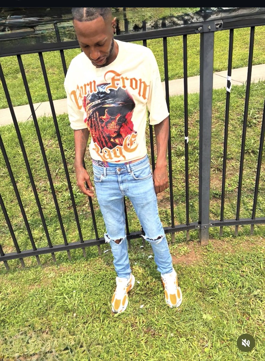 Bigvibe1F's tweet photo. New musix otw https://t.co/y2NR5wBOpB
