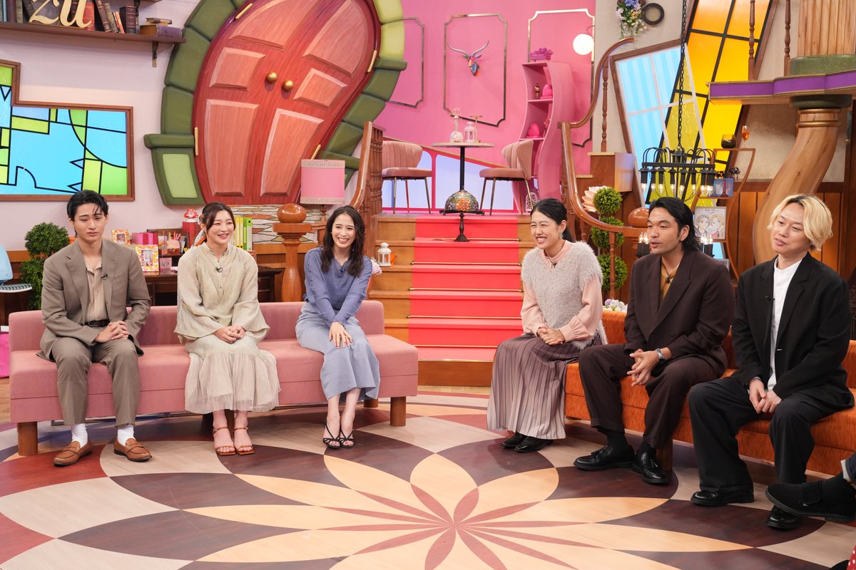 TVGweb's tweet photo. 「見取り図の間取り図ミステリー」
番組初2時間SPが10/8放送🏠

KEY TO LIT・猪狩蒼弥が
先輩の"超豪華大邸宅"への憧れを告白💭
「俺もあれに住むんです」

詳しすぎるゲストの登場で
盛山晋太郎がMCの座に危機感⁉️
「危ない危ない（笑）」

https://t.co/a71576LprL

#間取り図ミステリー https://t.co/wCjGwcb7VJ