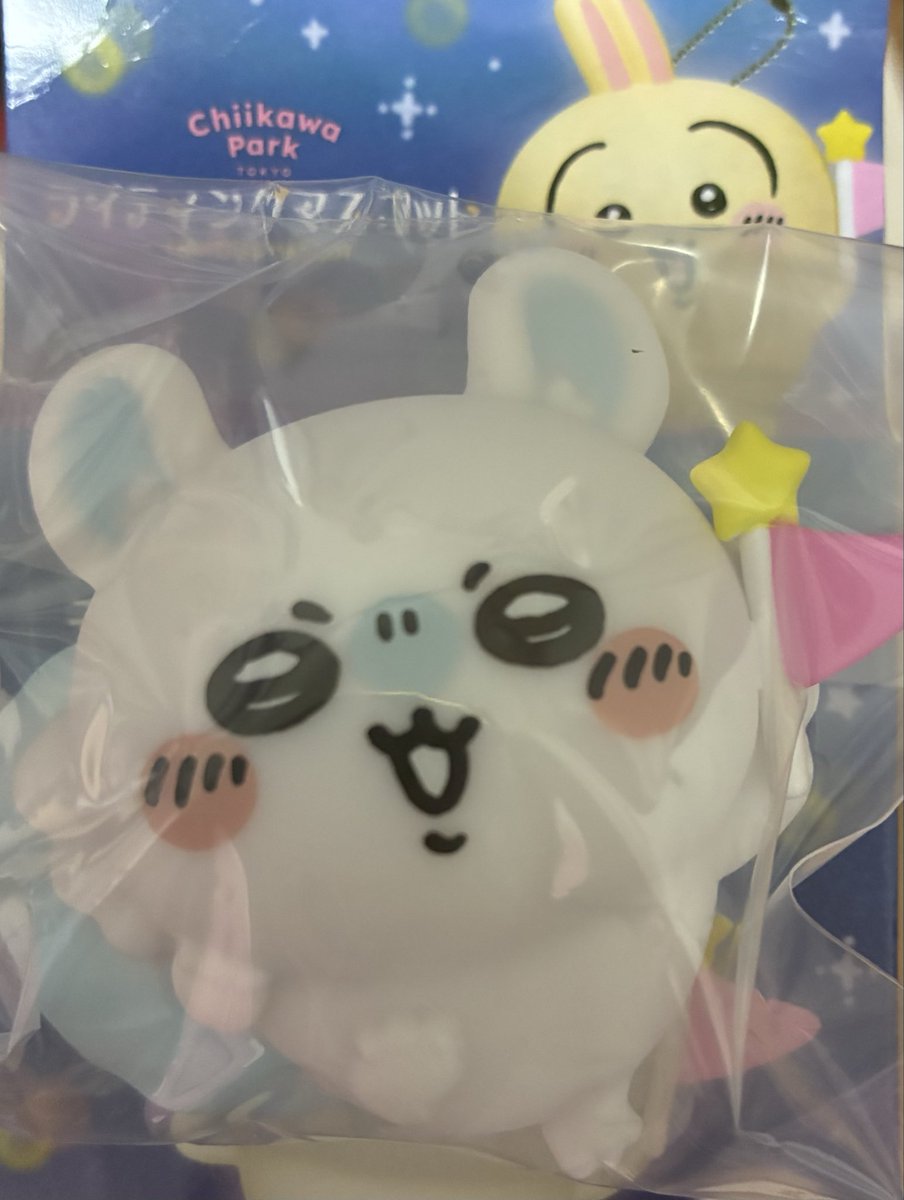 koarachan7's tweet photo. ちいかわパーク　
ちいかわ　トレ
交換

【求】ラッコ（なるべく同種）>古本屋
【譲】ホログラム缶バッジ　ハチワレ　
　　メタルチャーム　ハチワレ
　　ライティングマスコット　モモンガ

池袋手渡し（新宿なども可） https://t.co/8CiusbzfsB