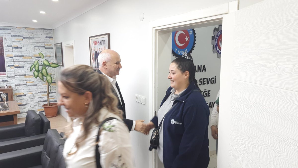 baytur1974's tweet photo. Kıymetli üyelerimiz,eşleri ve hayatta en kıymetlilerimiz çocukları ile Didim eğitim dönüşü Çok değerli Genel Başkanımız Sn Uysal Altundağ’a teşekkürlerini şubemizi ziyaret ederek ilettiler.
Üyelerimize nazik ziyaretleri için teşekkür ederiz.

#BizBüyükBirAileyiz

#TürkMetalSendikası
#LiderUysalAltundağ
#Biga1NoluŞube