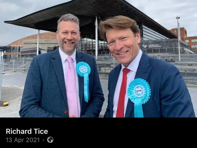 ZippiddyD's tweet photo. @IsabelOakeshott A REMINDER that former MEP and Reform UK's former Wales leader, Nathan Gill, is currently serving 10 years in prison after pleading guilty to accepting bribes to make pro-Russian speeches in the European Parliament.

Here's a nice photo of Mr Gill with lover boy, Dick Tice. https://t.co/XRSViJdd4n
